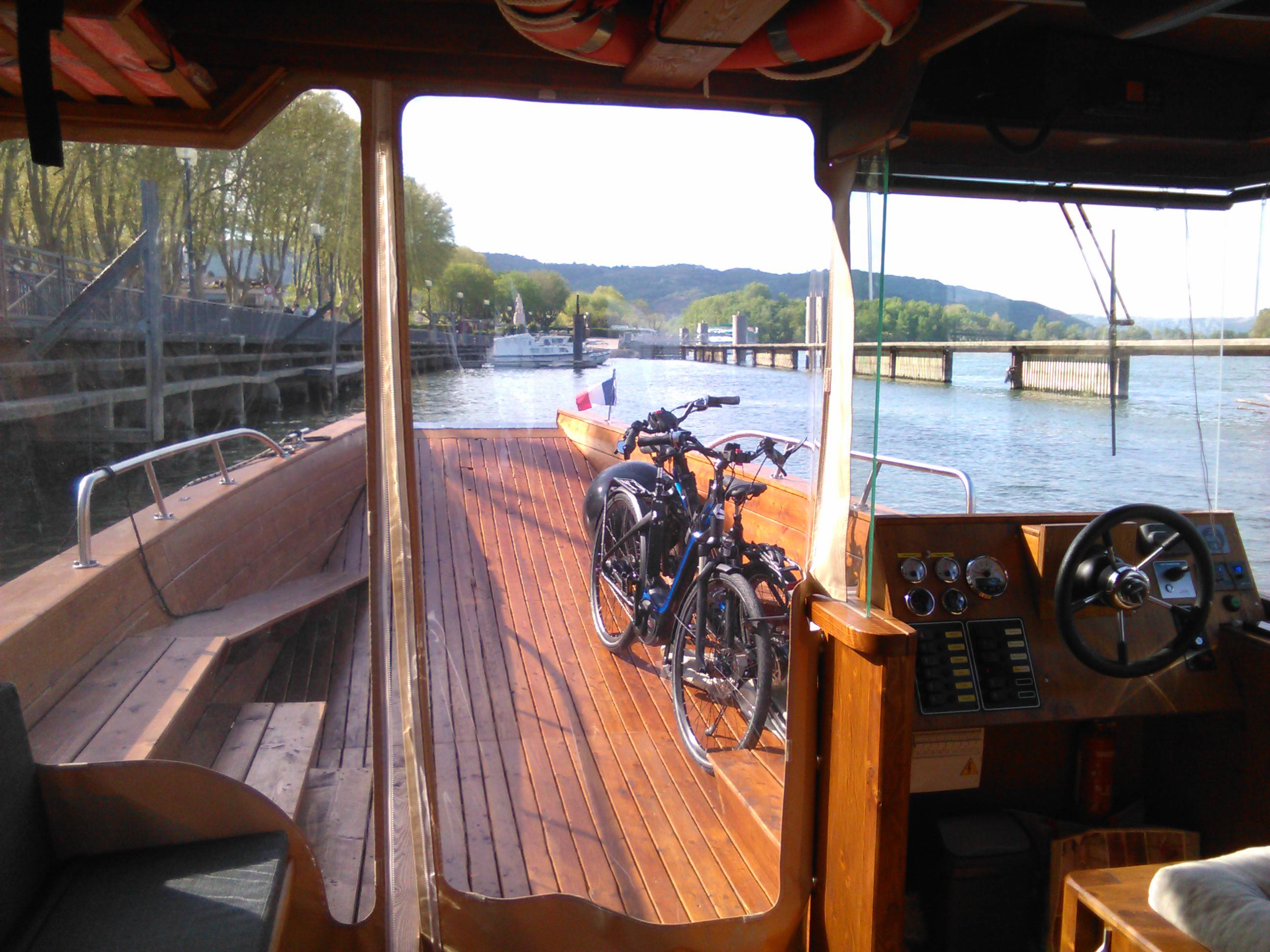Les canotiers Bike and boat