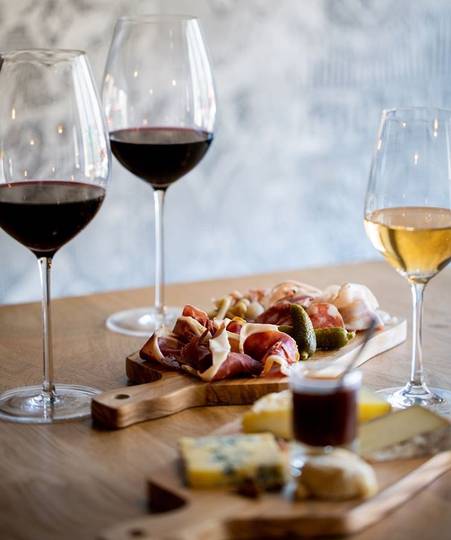 Afterworks & soirées prestigieuses – L’art du vin en mode confidentiel