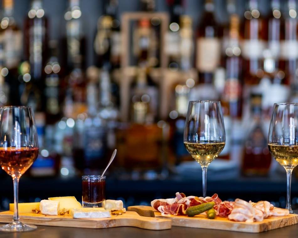 Perrine leads you to The Dureza : a new wine bar in Tain l’Hermitage