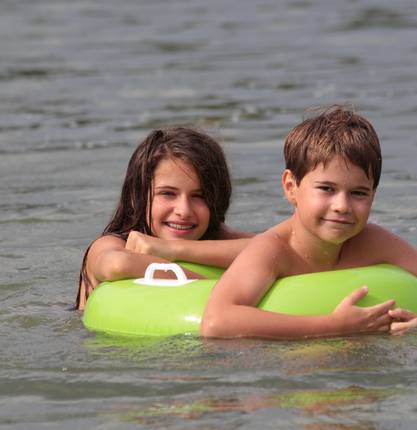 Sidonie a testé les activités nautiques du Lac de Champos
