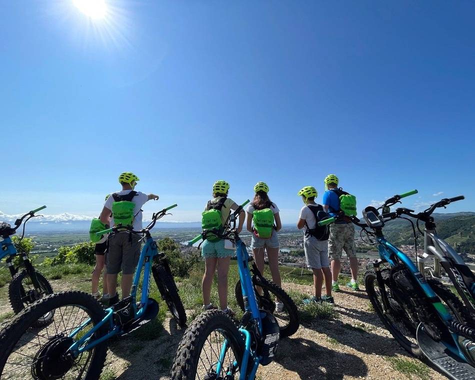 Alice a testé pour vous la trottinette électrique dans les vignes à tain l‘Hermitage