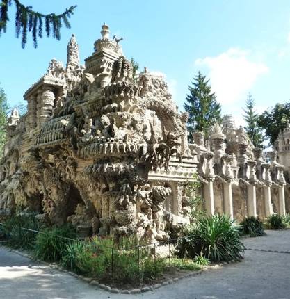 Enjoy a stay next to the Palais Idéal of the Facteur Cheval

