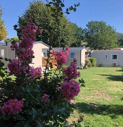 image-sejourner-dans-un-camping-le-long-de-la-viarhona