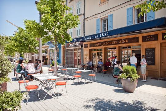 Terrasse du restaurant le Vineum à Tain l'Hermitage