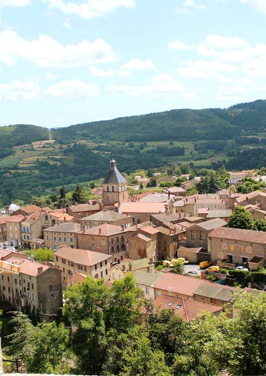 village de Saint Félicien en Ardèche verte 