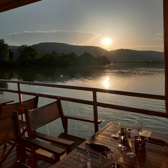 Diner sur l'eau Diner sur l'eau Compagnie des canotiers