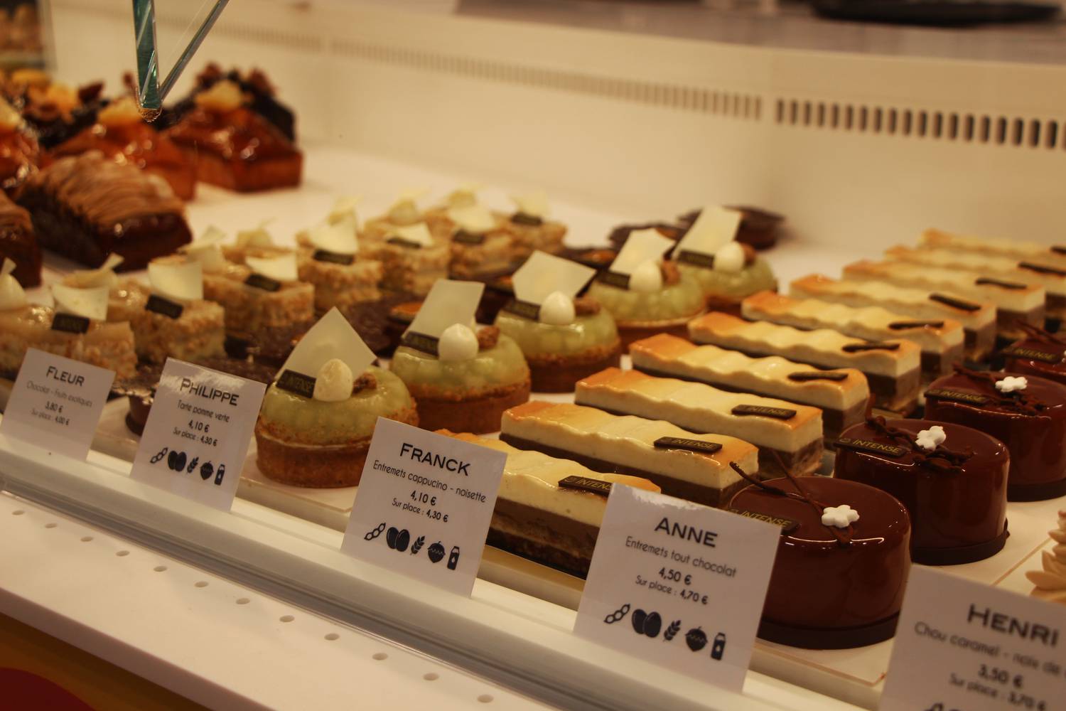 Les gâteaux de la pâtisserie Intense
