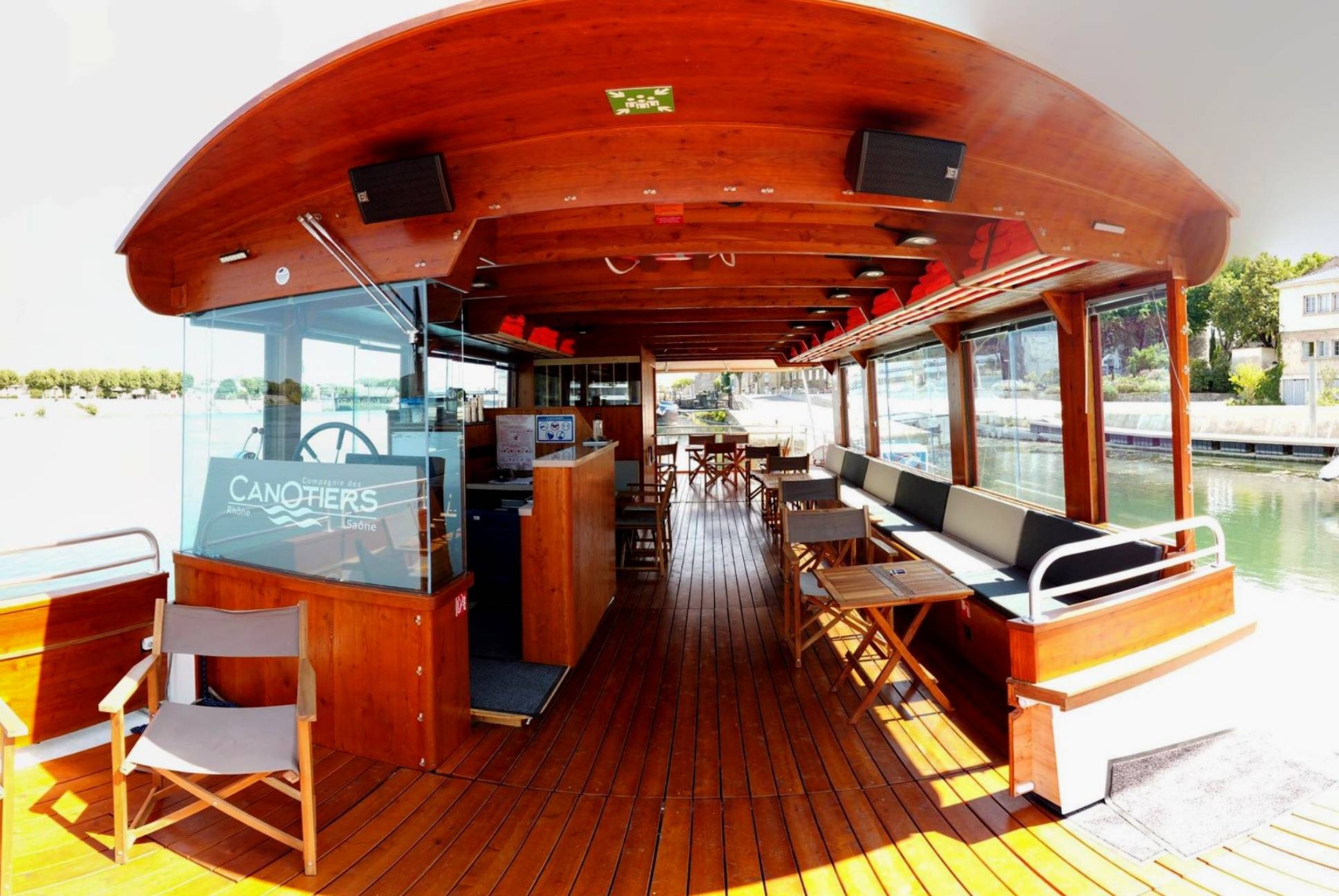 Nouveau bataeu de croisière sur le Rhône