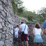 faire une visite guidée de tournon 