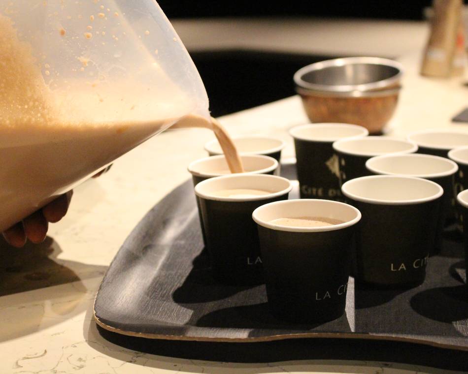 Alice a testé pour vous un atelier de la Cité du Chocolat Valrhona : le chocolat chaud