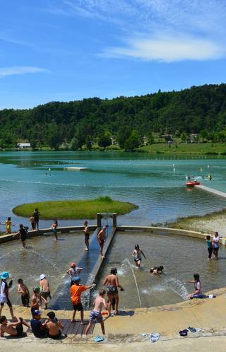 Enfant au Lac de Champos