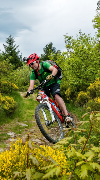 Damien, notre expert vélo single track VTT en Ardèche Hermitage