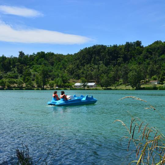 Pédalo lac de champos