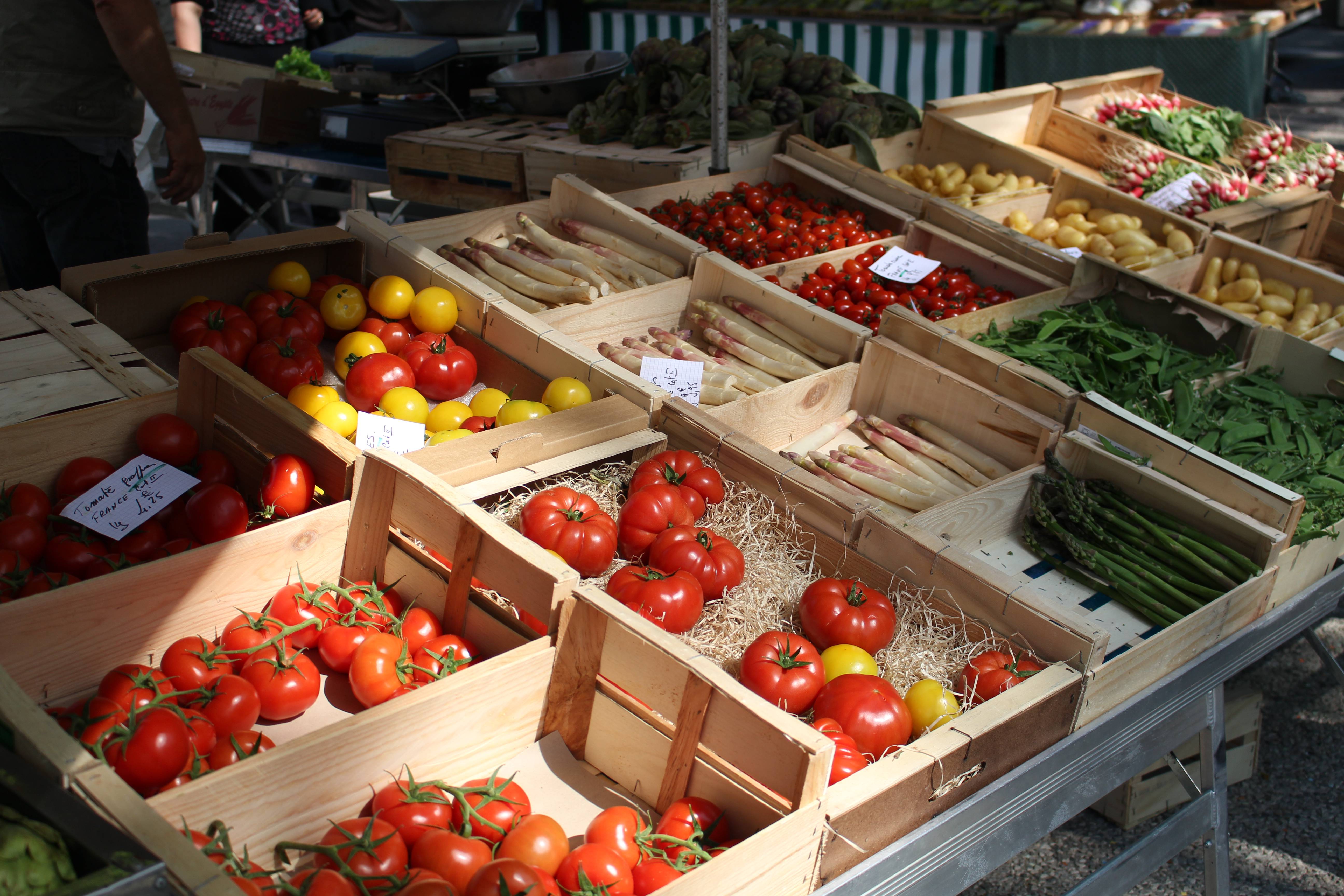 Tournon sur Rhône market