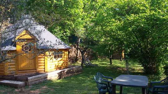 Camping Ushuaïa Villages Le Viaduc à Arlebosc 