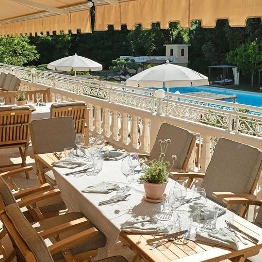 La terrasse du Bistro du Château de Fontager