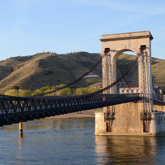 Passerelle Marc Seguin entre Tain et Tournon