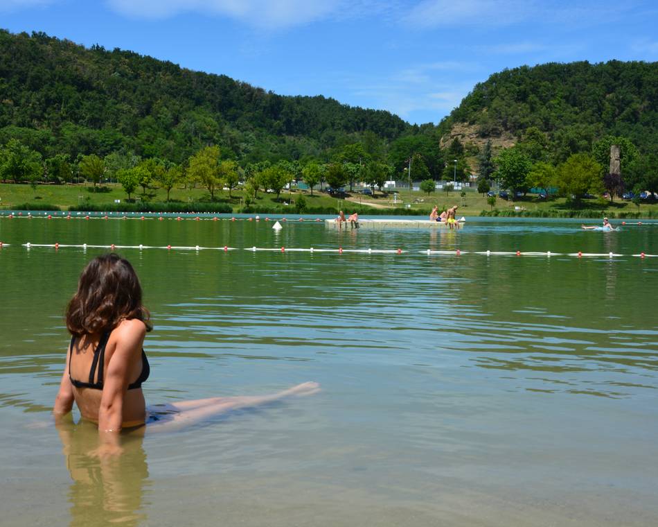 Where to swim in Tournon-sur-Rhône and the surrounding area?