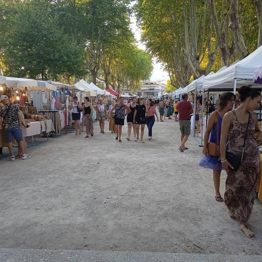 marché nocturne tournon