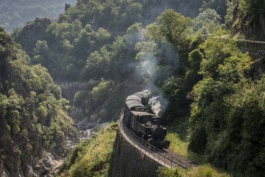 Train de l'Ardèche dans les Gorges du Doux