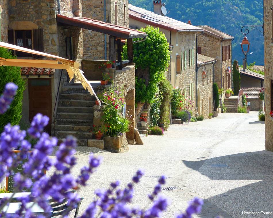 Boucieu le Roi: a village with outstanding character in Ardèche