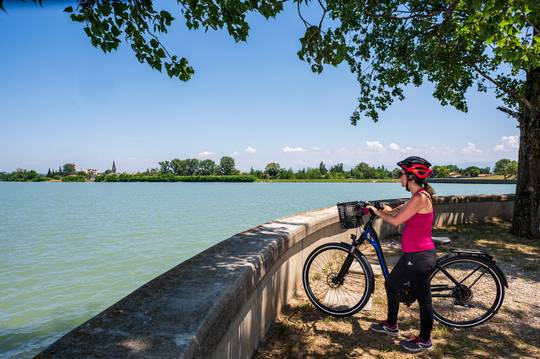 pause à vélo le long du rhône