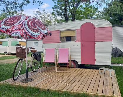 Les caravanes Vintage au Camping le Bohème