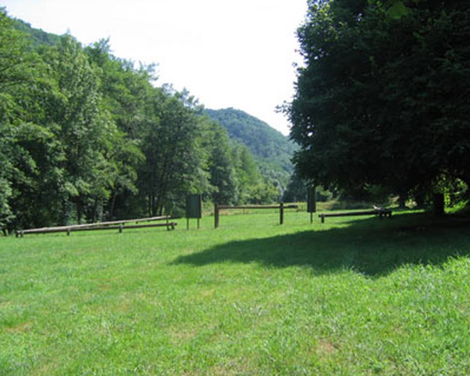 Aire de détente et aire de jeux à Colombier le vieux