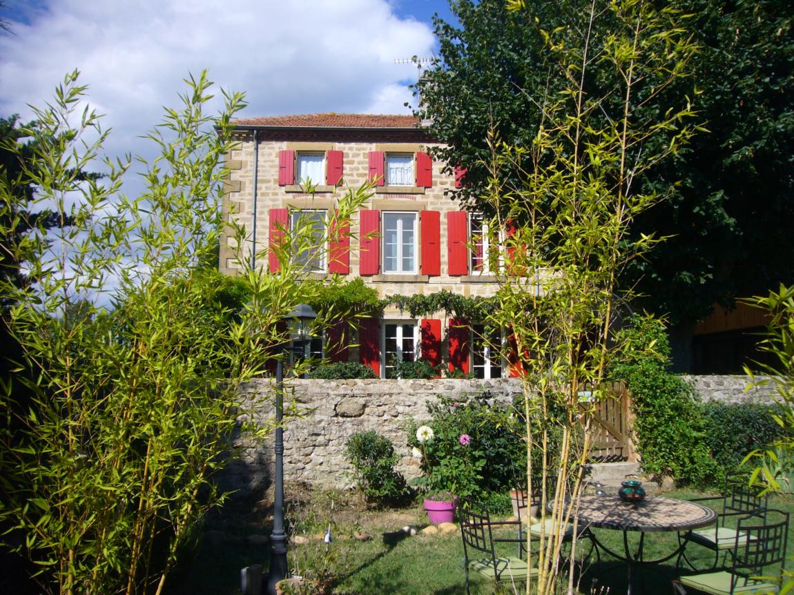 Chambres d'hôtes Les 7 Semaines in Chantemerle-les-Blés, France