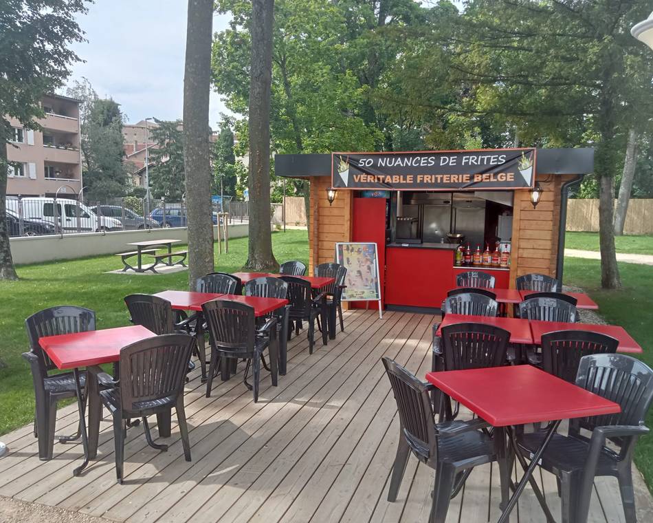 French fry vendor at the park bert