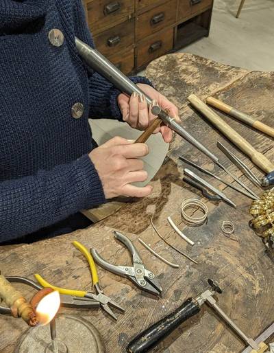 image-Fabriquez votre bijoux en argent - Atelier Poiema