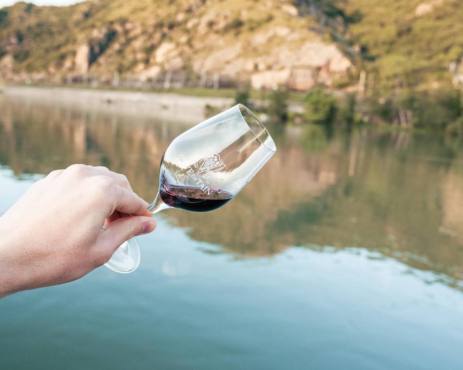 Apéro sur l'eau entre Saint-Joseph et Hermitage - Terre de Syrah et les Canotiers