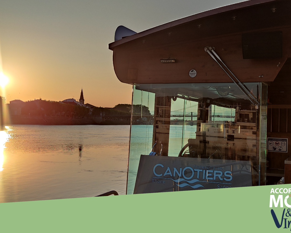 Sunset Tour by Boat with Les Canotiers