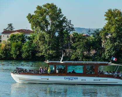 The classic - a relaxing interlude on the water with Les Canotiers