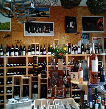 Cave of wine and régional products
