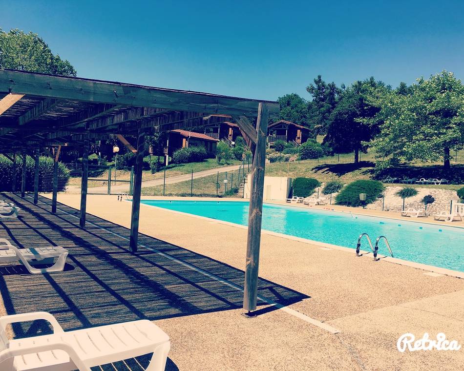 Piscine du Camping Le Pierrageais